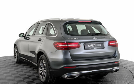 Mercedes-Benz GLC, 2018 год, 3 300 000 рублей, 25 фотография