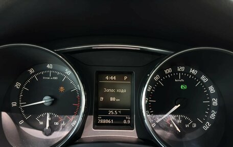 Skoda Superb III рестайлинг, 2012 год, 999 900 рублей, 17 фотография