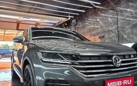 Volkswagen Touareg III, 2021 год, 6 300 000 рублей, 1 фотография