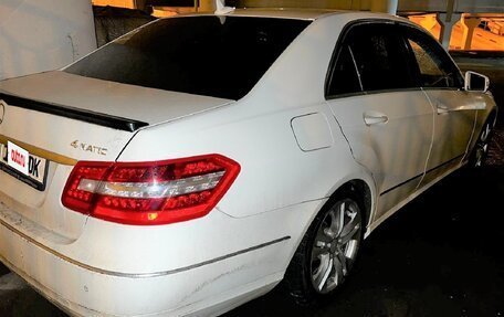 Mercedes-Benz E-Класс, 2011 год, 1 033 000 рублей, 4 фотография