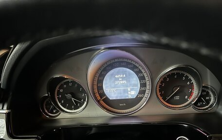 Mercedes-Benz E-Класс, 2011 год, 1 033 000 рублей, 9 фотография
