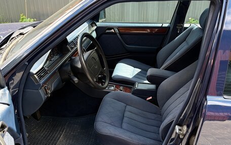 Mercedes-Benz E-Класс, 1995 год, 1 200 000 рублей, 2 фотография