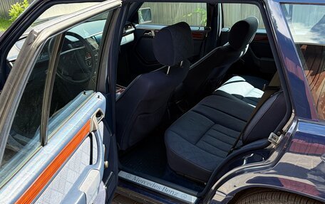 Mercedes-Benz E-Класс, 1995 год, 1 200 000 рублей, 11 фотография