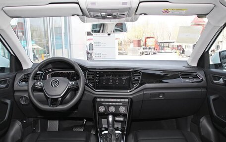 Volkswagen T-Roc I, 2022 год, 1 685 000 рублей, 19 фотография
