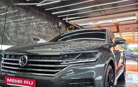 Volkswagen Touareg III, 2021 год, 6 300 000 рублей, 2 фотография