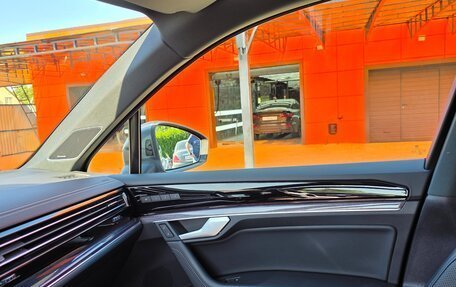 Volkswagen Touareg III, 2021 год, 6 300 000 рублей, 26 фотография