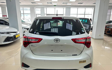 Toyota Vitz, 2019 год, 1 300 000 рублей, 8 фотография