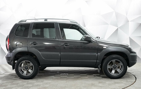 Chevrolet Niva I рестайлинг, 2018 год, 847 000 рублей, 5 фотография
