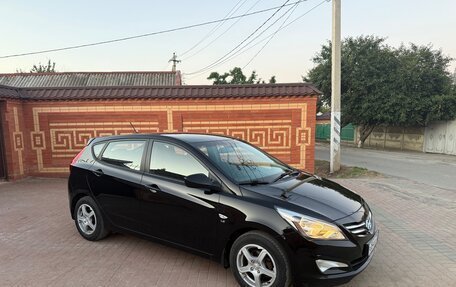 Hyundai Solaris II рестайлинг, 2015 год, 1 050 000 рублей, 2 фотография