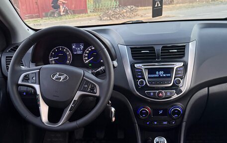 Hyundai Solaris II рестайлинг, 2015 год, 1 050 000 рублей, 7 фотография