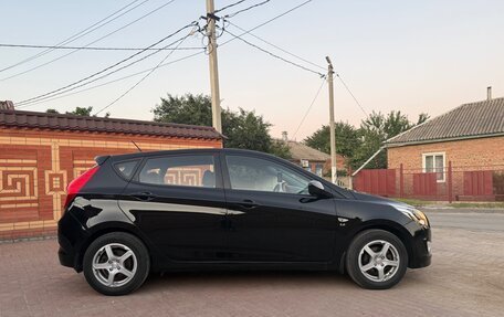 Hyundai Solaris II рестайлинг, 2015 год, 1 050 000 рублей, 3 фотография