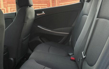 Hyundai Solaris II рестайлинг, 2015 год, 1 050 000 рублей, 9 фотография