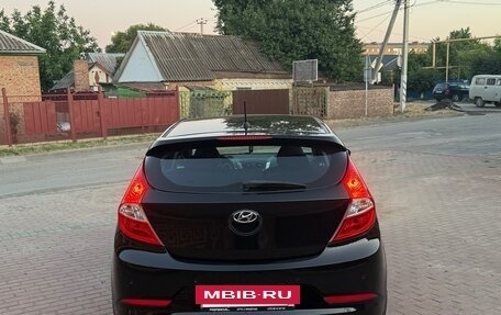 Hyundai Solaris II рестайлинг, 2015 год, 1 050 000 рублей, 6 фотография