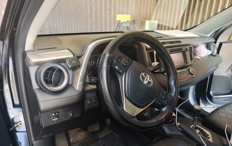 Toyota RAV4, 2014 год, 2 000 000 рублей, 2 фотография