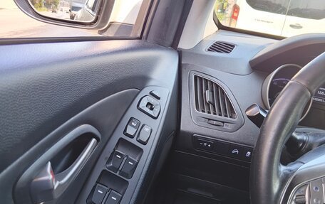 Hyundai ix35 I рестайлинг, 2012 год, 130 000 рублей, 9 фотография