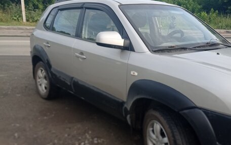 Hyundai Tucson III, 2006 год, 680 000 рублей, 2 фотография