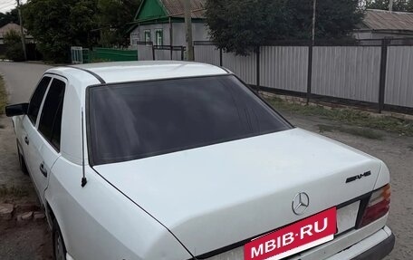 Mercedes-Benz E-Класс, 1992 год, 230 000 рублей, 2 фотография