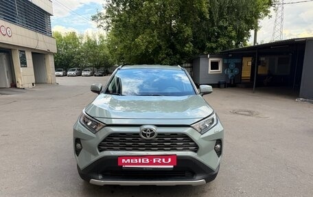 Toyota RAV4, 2019 год, 3 050 000 рублей, 2 фотография