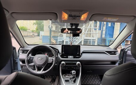Toyota RAV4, 2019 год, 3 050 000 рублей, 14 фотография