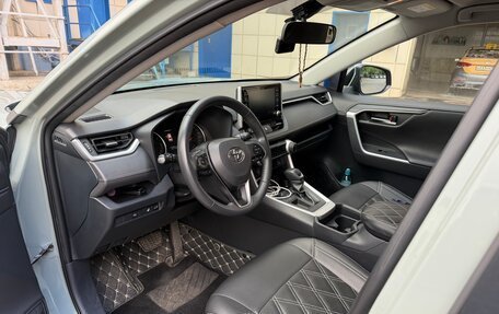 Toyota RAV4, 2019 год, 3 050 000 рублей, 7 фотография