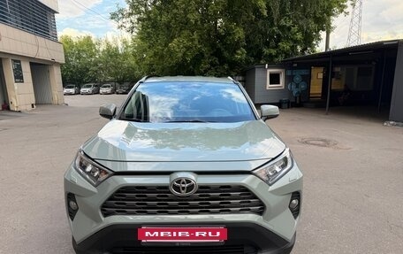 Toyota RAV4, 2019 год, 3 050 000 рублей, 3 фотография
