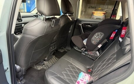 Toyota RAV4, 2019 год, 3 050 000 рублей, 9 фотография