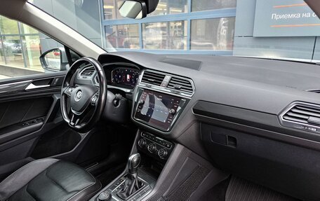 Volkswagen Tiguan II, 2019 год, 2 539 000 рублей, 9 фотография
