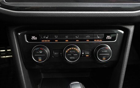Volkswagen Tiguan II, 2019 год, 2 539 000 рублей, 15 фотография