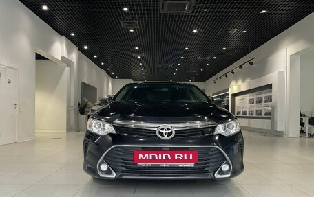 Toyota Camry, 2017 год, 1 899 000 рублей, 2 фотография