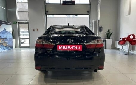 Toyota Camry, 2017 год, 1 899 000 рублей, 5 фотография