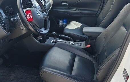 Mitsubishi Outlander III рестайлинг 3, 2012 год, 1 220 000 рублей, 14 фотография