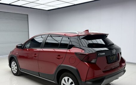 Toyota Yaris XP150 рестайлинг, 2022 год, 1 770 000 рублей, 2 фотография
