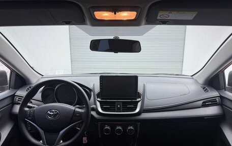 Toyota Yaris XP150 рестайлинг, 2022 год, 1 770 000 рублей, 8 фотография