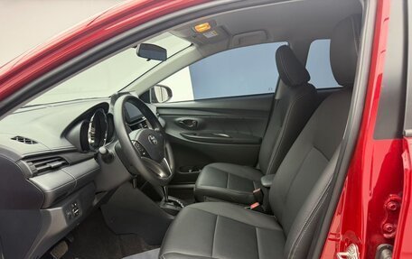 Toyota Yaris XP150 рестайлинг, 2022 год, 1 770 000 рублей, 7 фотография