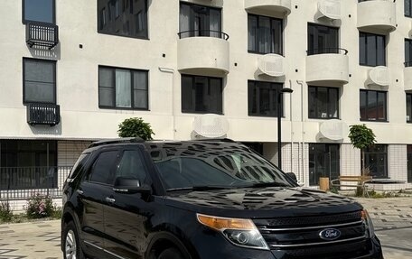Ford Explorer VI, 2015 год, 1 800 000 рублей, 2 фотография