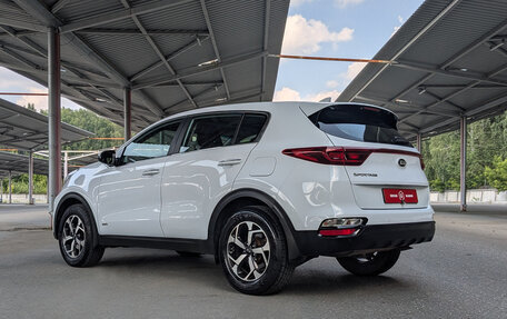 KIA Sportage IV рестайлинг, 2021 год, 1 994 900 рублей, 5 фотография
