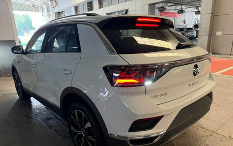 Volkswagen T-Roc I, 2025 год, 1 929 004 рублей, 6 фотография