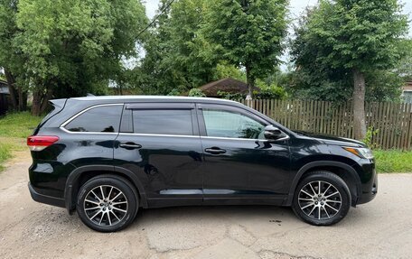 Toyota Highlander III, 2018 год, 3 100 000 рублей, 3 фотография