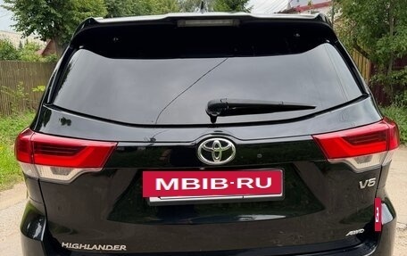 Toyota Highlander III, 2018 год, 3 100 000 рублей, 5 фотография