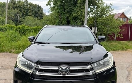 Toyota Highlander III, 2018 год, 3 100 000 рублей, 2 фотография