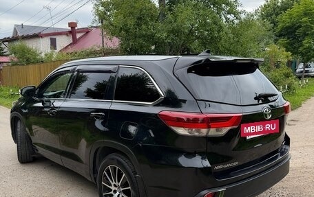 Toyota Highlander III, 2018 год, 3 100 000 рублей, 6 фотография