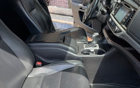 Toyota Highlander III, 2018 год, 3 100 000 рублей, 19 фотография
