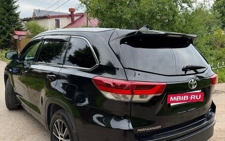 Toyota Highlander III, 2018 год, 3 100 000 рублей, 10 фотография