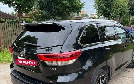 Toyota Highlander III, 2018 год, 3 100 000 рублей, 9 фотография