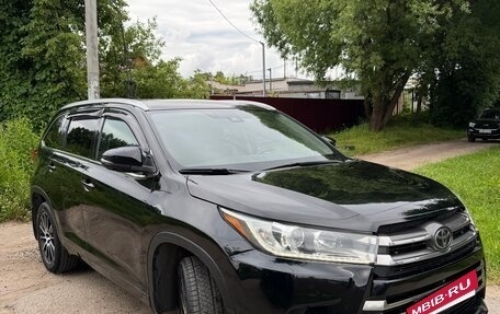 Toyota Highlander III, 2018 год, 3 100 000 рублей, 8 фотография