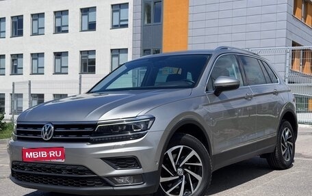 Volkswagen Tiguan II, 2018 год, 2 750 000 рублей, 1 фотография