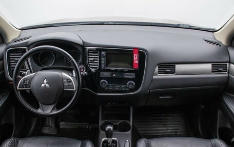 Mitsubishi Outlander III рестайлинг 3, 2012 год, 1 080 000 рублей, 14 фотография