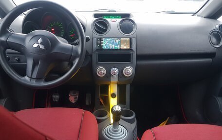 Mitsubishi Colt VI рестайлинг, 2006 год, 447 777 рублей, 5 фотография