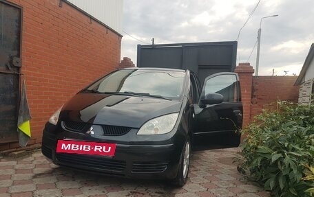 Mitsubishi Colt VI рестайлинг, 2006 год, 447 777 рублей, 2 фотография