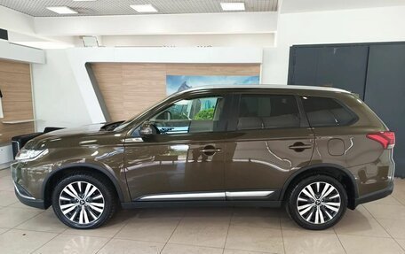 Mitsubishi Outlander III рестайлинг 3, 2020 год, 2 195 000 рублей, 8 фотография